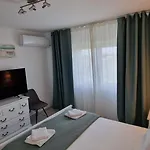 Musura Bay 아파트